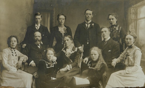 1902 William, Margaret McLean and family