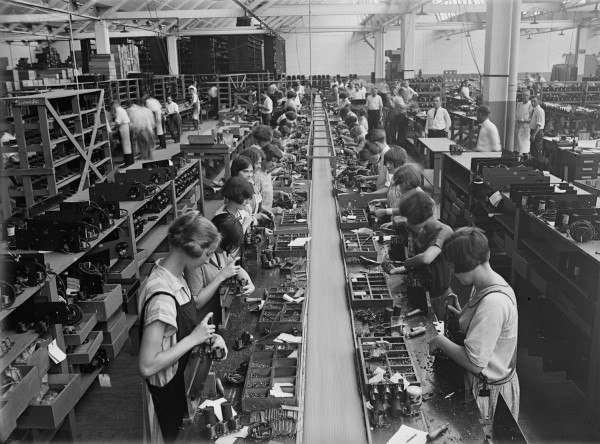 1925 Philadelphia, Atwater Kent radio set assembly