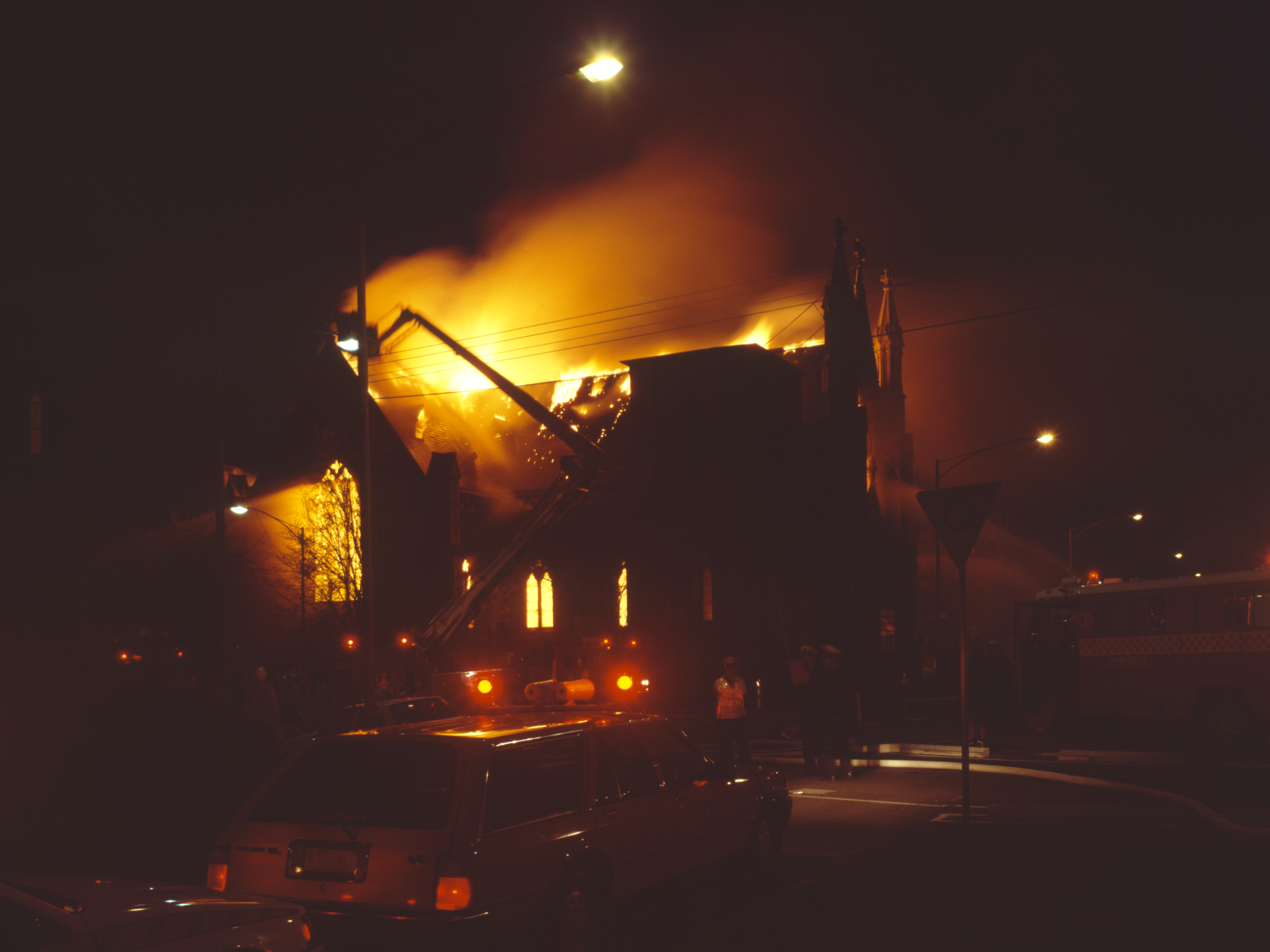 1988 03 Cairns Memorial Church fire