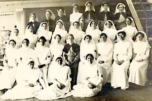 Australian sisters on board SS Mooltan May 1915